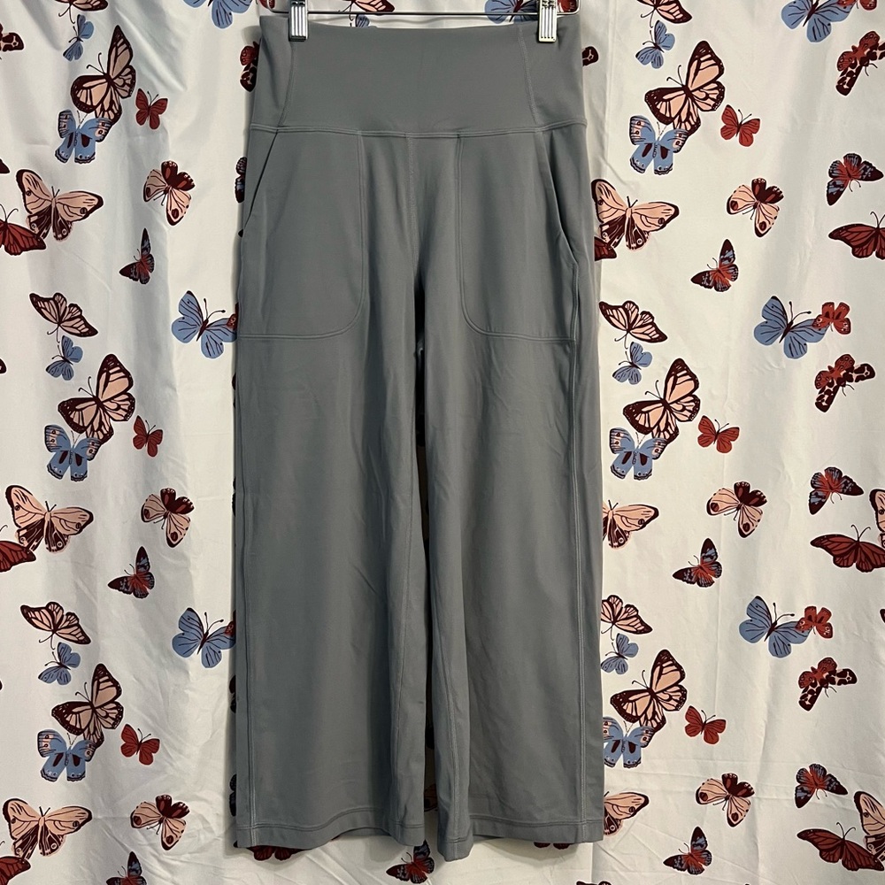 Lululemon Athletica Blue Gray Capris Relaxed Fit